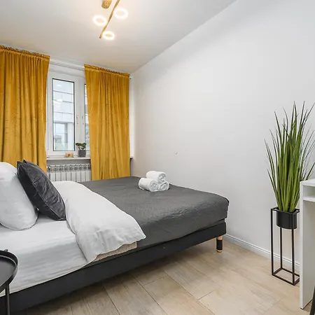 Lumina Opposite The Palace Of Culture And Science *