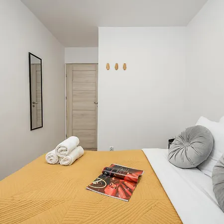 Lumina Opposite The Palace Of Culture And Science *