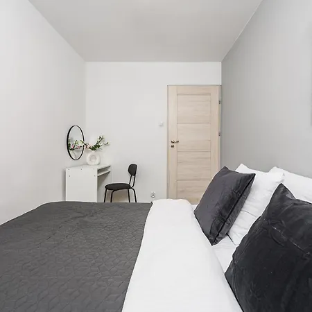 Lumina Opposite The Palace Of Culture And Science