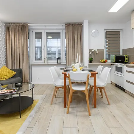 Lumina Opposite The Palace Of Culture And Science *