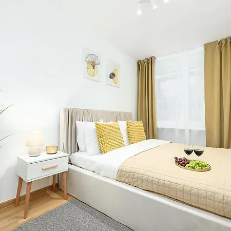 Lumina Opposite The Palace Of Culture And Science 华沙